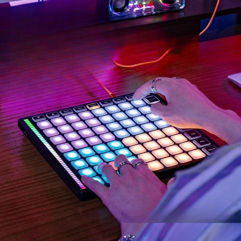 Midi Controller Pad - 64-toetsen MIDI percussiepad controller, stage mixer,